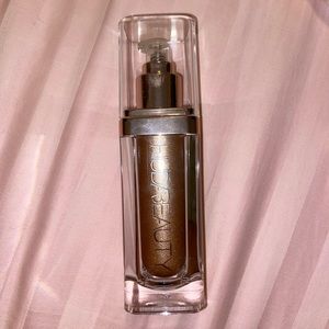Huda beauty body highlighter